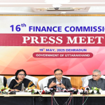 पेयजल आपूर्ति की सुनिश्चिता के लिए ट्यबवैल निर्माण कार्य प्रारम्भ करते कैबिनेट मंत्री गणेश जोशी