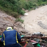 दुकान से नकदी और आधार कार्ड चोरी