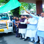 अवैध रूप से तुन की लकड़ी ले जा रहे तीन गिरफ्तार, मिनी ट्रक जब्त