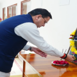 सीएम धामी ने की  विस अध्यक्ष ऋतु खंडूड़ी भूषण से उनके यमुना कॉलोनी स्थित आवास पर शिष्टाचार भेंट