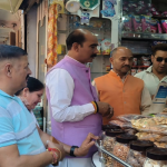 घात लगाकर दंपती पर धारदार हथियारों से हमला, केस दर्ज