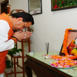 बैरागी कैंप में पार्किंग किराया विवाद पर ट्रेवल्स व्यवसायियों का हंगामा