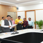 डीएम ने की अपनी कोर टीम संग रजत जयंती समारोह  की तैयारी एवं व्यवस्थाओं को लेकर बैठक 