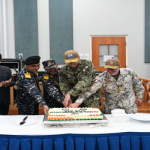 रात के अंधेरे में ‘उड़ा’ रहे थे ‘तितली-कबूतर’, पुलिस ने पकड़ा