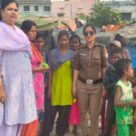 महिला कांस्टेबल पूनम सौरियाल ने जरूरतमंद महिलाओं को दिया सहारा, कानून के प्रति भी किया जागरूकता