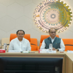 मंत्री गणेश जोशी ने शूटिंग में गोल्ड मेडल जीतने वाली अनुष्का ओटानी को किया सम्मानित